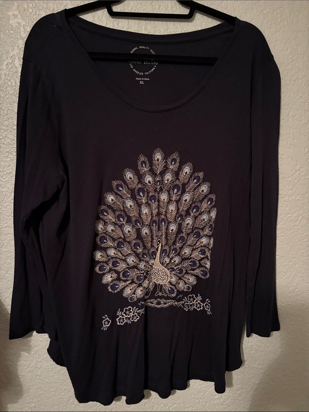 Lucky Brand Sz XL Navy Blue Long Sleeve T-Shirt Embroidered Peacock Design